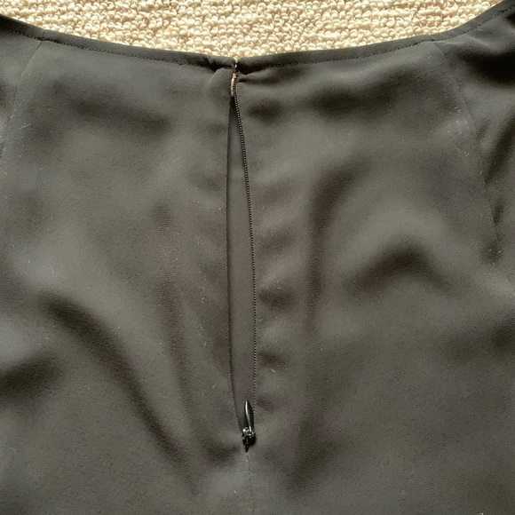 Flouncy black mini skirt - Picture 3 of 8